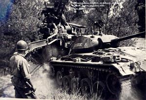 BEDEAU - 9E HUSSARDS - CHAR BASQUE EN PANNE - 1959